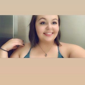 Meet your Posher, Abigail